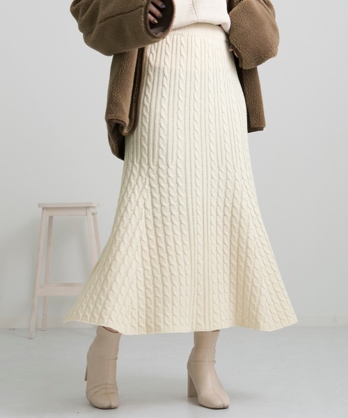 Ambre Neige(アンブルネージュ)の「ケーブルニットスカート/【WEB/EC限定商品】(スカート・レディース・モカ/ナチュラル・FREE)」の22枚目の写真