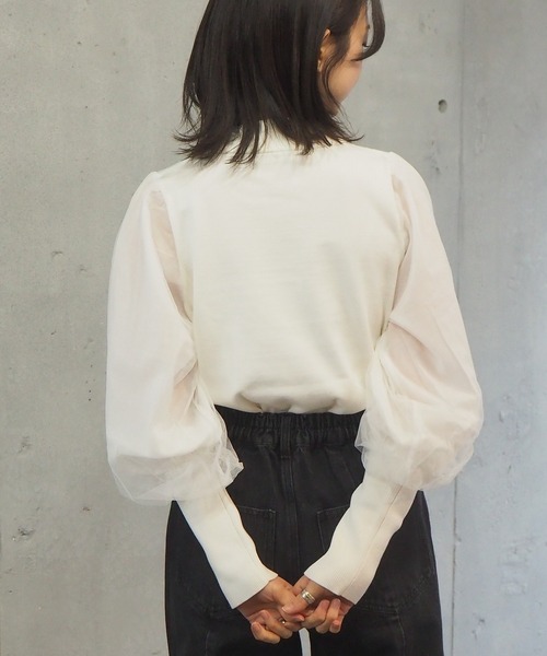 tiptop(ティップトップ)の「2021SS 袖チュールハイネックニット(ニット/セーター・レディース・オフホワイト/ブラック/グレー/グリーン・FREE)」の9枚目の写真