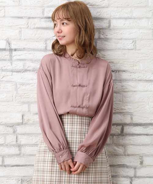 INGNI（イング）の「サテンチャイナシャツ／デザインブラウス（シャツ/ブラウス・レディース・ピンク系5/ライトベージュ/ブラック/サックスブルー/ミント/スモークピンク/ベージュ・M）」の7枚目の写真