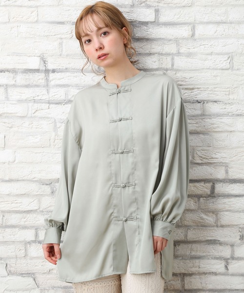 INGNI（イング）の「サテンチャイナシャツ／デザインブラウス（シャツ/ブラウス・レディース・ピンク系5/ライトベージュ/ブラック/サックスブルー/ミント/スモークピンク/ベージュ・M）」の5枚目の写真