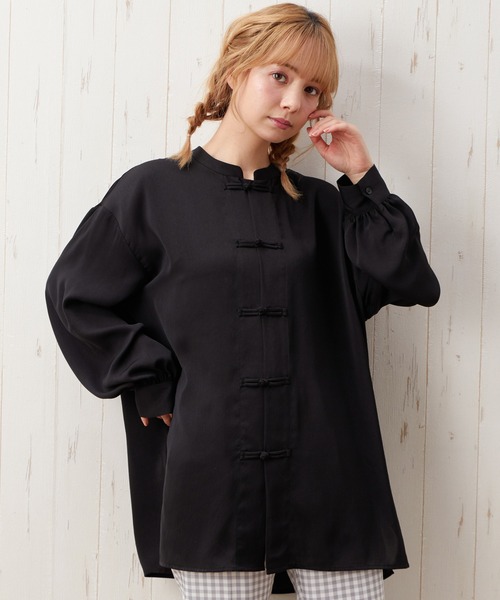INGNI（イング）の「サテンチャイナシャツ／デザインブラウス（シャツ/ブラウス・レディース・ピンク系5/ライトベージュ/ブラック/サックスブルー/ミント/スモークピンク/ベージュ・M）」の2枚目の写真