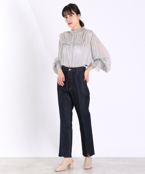 LOWRYS FARM（ローリーズファーム）の「プリーツスタンドフリルブラウス　932990（シャツ/ブラウス・レディース・グリーン/グレー/アイボリー・FREE）」の4枚目の写真