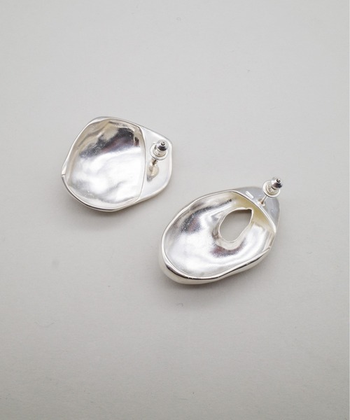 Lemme.(レム)の「【Lemme./レム】シルバー925 / Melty Earrings / ピアス(ピアス(両耳用)・レディース・シルバー・FREE)」の4枚目の写真