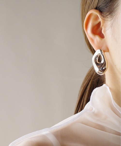 Lemme.(レム)の「【Lemme./レム】シルバー925 / Melty Earrings / ピアス(ピアス(両耳用)・レディース・シルバー・FREE)」の6枚目の写真