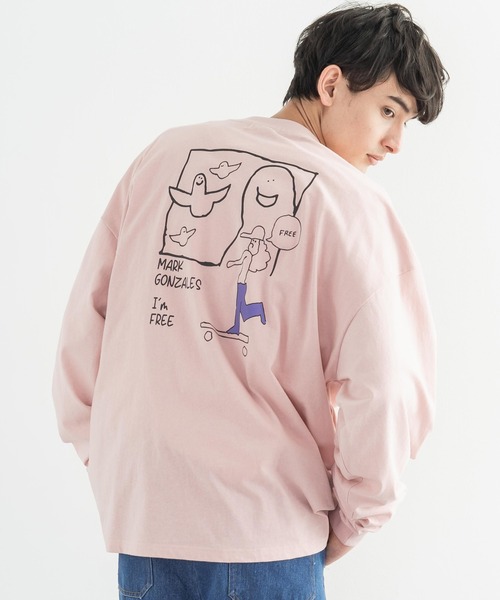 Mark Gonzales(マーク・ゴンザレス)の「MARK GONZALES マークゴンザレス 別注コラボ グラフィックロゴプリント ビッグロンT(Tシャツ/カットソー・メンズ・ブラック/パープル/ブラウン/オフホワイト/サックスブルー/ピンク/グリーン/グレイッシュベージュ・M/L/XL)」の8枚目の写真