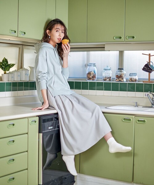 J.PRESS(ジェイプレス)の「【洗える】シックアンドシンボイル フレアスカート(スカート・レディース・ベージュ系/スモーキーグリーン系/ネイビー系・11/7/9)」の4枚目の写真