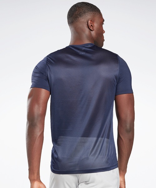 Reebok(リーボック)の「ワークアウト レディ アクティブチル Tシャツ / Workout Ready Activchill T-Shirt(Tシャツ/カットソー・メンズ・ブラック/アクア/ネイビー・LARGE/XX-LARGE/X-LARGE/X-SMALL/SMALL/MEDIUM)」の12枚目の写真
