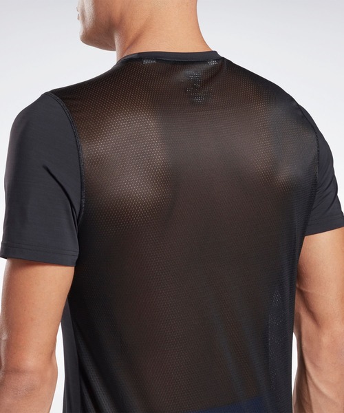 Reebok(リーボック)の「ワークアウト レディ アクティブチル Tシャツ / Workout Ready Activchill T-Shirt(Tシャツ/カットソー・メンズ・ブラック/アクア/ネイビー・LARGE/XX-LARGE/X-LARGE/X-SMALL/SMALL/MEDIUM)」の7枚目の写真
