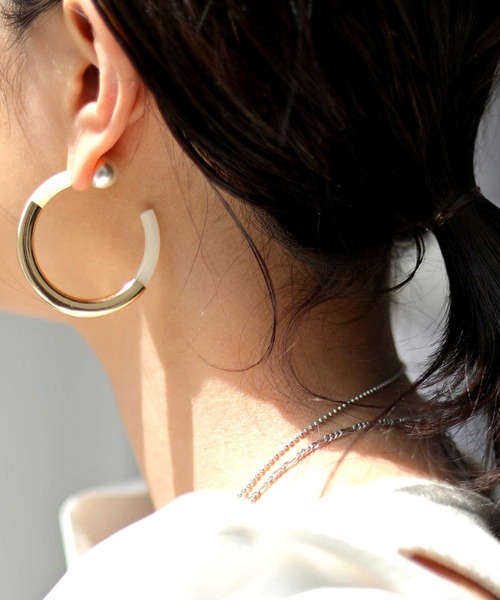 antiqua(アンティカ)の「異素材パールキャッチピアス(ピアス(両耳用)・レディース・シルバー/ゴールド・FREE)」の14枚目の写真