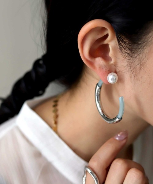 antiqua(アンティカ)の「異素材パールキャッチピアス(ピアス(両耳用)・レディース・シルバー/ゴールド・FREE)」の11枚目の写真