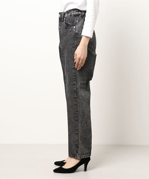 SPINNS（スピンズ）の「デニムテーパードパンツ（その他パンツ・レディース・ブルー/ブラック系その他/ブルー系その他・ONESIZE）」の4枚目の写真