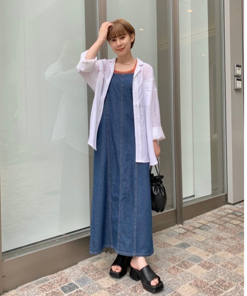 Kastane（カスタネ）の「ハギ入りデニムキャミワンピース（ワンピース・レディース・ブルー/アイボリー・FREE）」の20枚目の写真