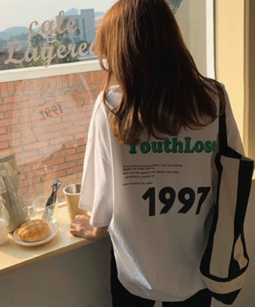 meJane（ミージェーン）の「1997バックプリントロゴビッグシルエットTシャツ【ZOZOTOWN限定】（Tシャツ/カットソー・レディース・ホワイト/グレー・FREE）」の3枚目の写真