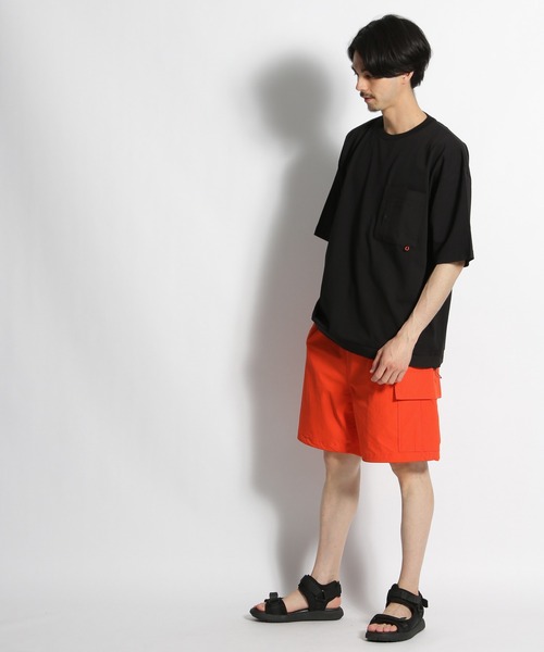 niko and...(ニコアンド)の「デザインポケットドロストTシャツ(Tシャツ/カットソー・メンズ・ブラック/オフホワイト/オレンジ/グリーン・MEDIUM/LARGE)」の6枚目の写真