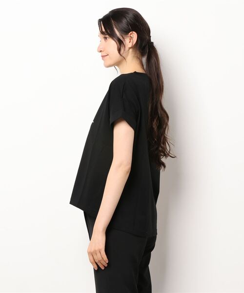 RIVE DROITE（リヴドロワ）の「シンプルな中にも今っぽさを感じさせる　ターンバックロゴカットソー（Tシャツ/カットソー・レディース・ブラック/オフホワイト・FREE）」の4枚目の写真