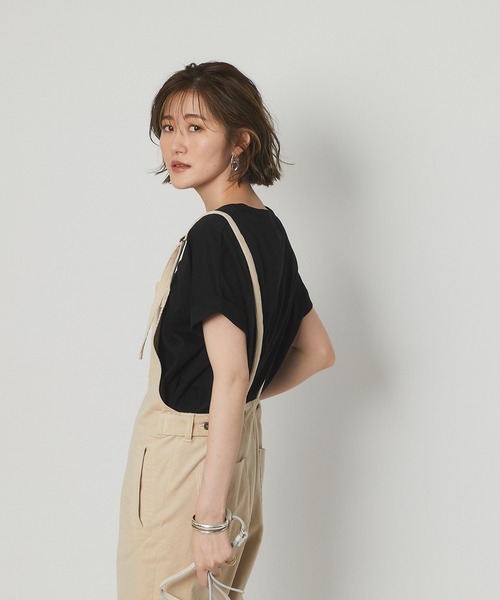 RIVE DROITE（リヴドロワ）の「シンプルな中にも今っぽさを感じさせる　ターンバックロゴカットソー（Tシャツ/カットソー・レディース・ブラック/オフホワイト・FREE）」の6枚目の写真