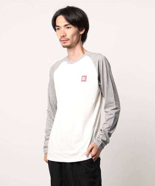 NEV（ネブ）の「ロゴプリント長袖カットソー（Tシャツ/カットソー・メンズ・ホワイト系3/ブラック系1/オフホワイト/ホワイト系1/ホワイト系4/モカ/ブラック系/杢グレー/ベージュ/ホワイト系/ホワイト系2/ブラック・M/XL/L）」の15枚目の写真