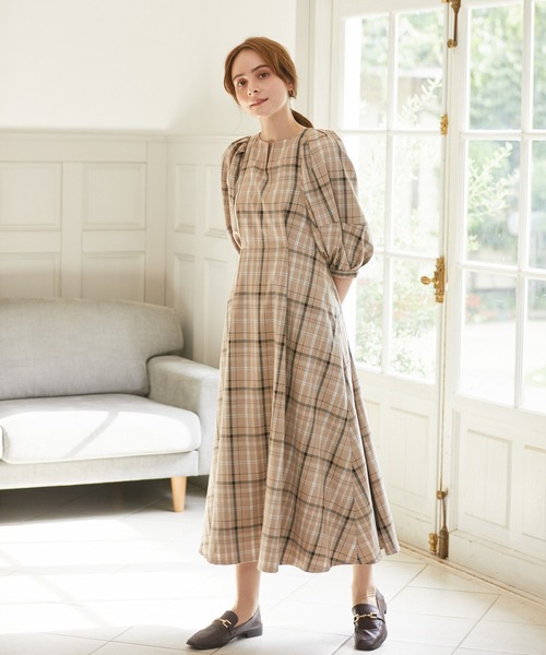 Rewde(ルゥデ)の「バックコンシャスチェック柄ワンピース(1R05-09234)(ワンピース・レディース・ベージュ/ブラウン・M)」の13枚目の写真