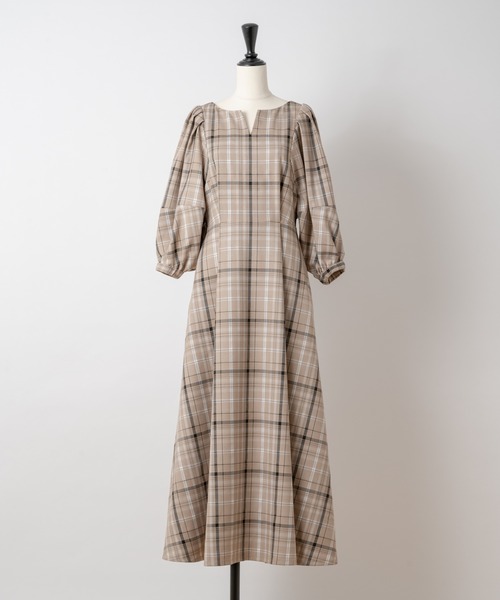Rewde(ルゥデ)の「バックコンシャスチェック柄ワンピース(1R05-09234)(ワンピース・レディース・ベージュ/ブラウン・M)」の6枚目の写真