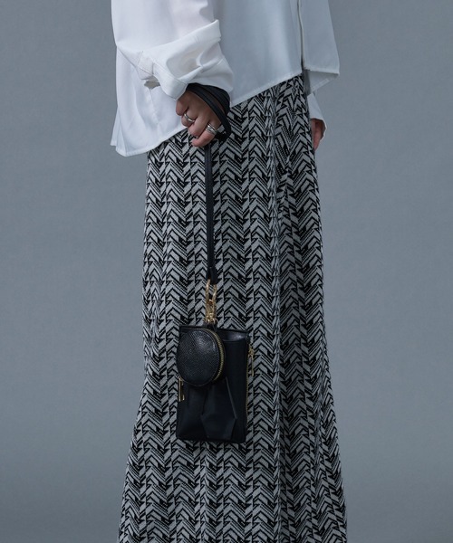 Ellno Loset(エルノロゼット)の「マルチケース(ショルダーバッグ・メンズ・ブラック・FREE)」の4枚目の写真