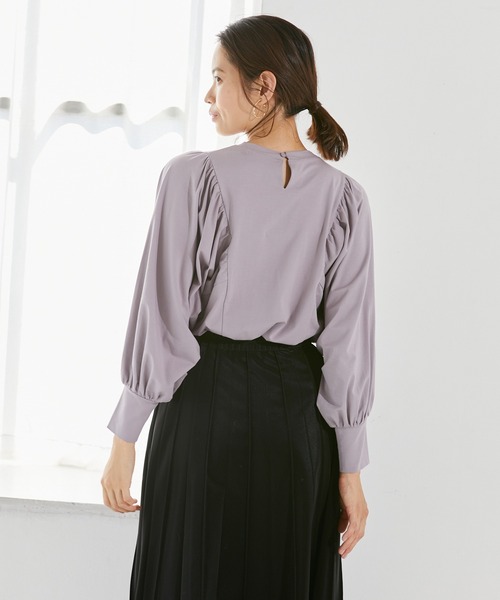 Rewde(ルゥデ)の「ボリュームスリーブプルオーバー(1R15-08196)(Tシャツ/カットソー・レディース・ホワイト/ブラック/スモークピンク・M)」の4枚目の写真