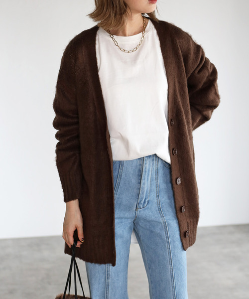 amini（アミニ）の「【2021-2022 A/W】カラーニットＶネックカーディガン（カーディガン/ボレロ・レディース・ブラウン/レッド/ライム/ブルー/グリーン/モカ・MEDIUM）」の2枚目の写真