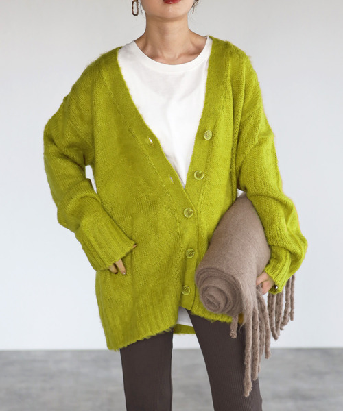 amini（アミニ）の「【2021-2022 A/W】カラーニットＶネックカーディガン（カーディガン/ボレロ・レディース・ブラウン/レッド/ライム/ブルー/グリーン/モカ・MEDIUM）」の4枚目の写真