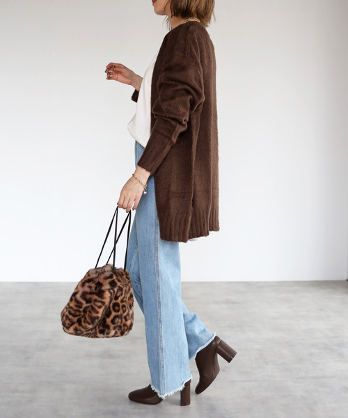 amini（アミニ）の「【2021-2022 A/W】カラーニットＶネックカーディガン（カーディガン/ボレロ・レディース・ブラウン/レッド/ライム/ブルー/グリーン/モカ・MEDIUM）」の9枚目の写真