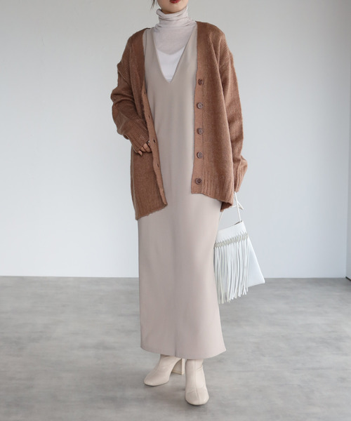 amini（アミニ）の「【2021-2022 A/W】カラーニットＶネックカーディガン（カーディガン/ボレロ・レディース・ブラウン/レッド/ライム/ブルー/グリーン/モカ・MEDIUM）」の14枚目の写真