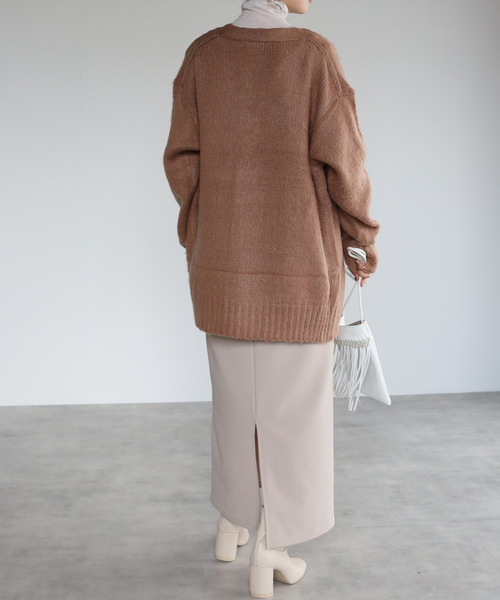 amini（アミニ）の「【2021-2022 A/W】カラーニットＶネックカーディガン（カーディガン/ボレロ・レディース・ブラウン/レッド/ライム/ブルー/グリーン/モカ・MEDIUM）」の10枚目の写真