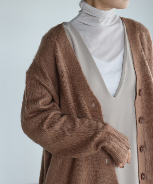amini（アミニ）の「【2021-2022 A/W】カラーニットＶネックカーディガン（カーディガン/ボレロ・レディース・ブラウン/レッド/ライム/ブルー/グリーン/モカ・MEDIUM）」の19枚目の写真