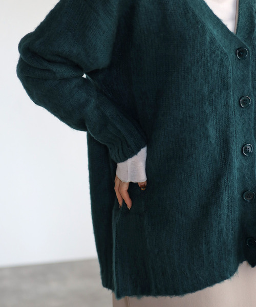 amini（アミニ）の「【2021-2022 A/W】カラーニットＶネックカーディガン（カーディガン/ボレロ・レディース・ブラウン/レッド/ライム/ブルー/グリーン/モカ・MEDIUM）」の20枚目の写真