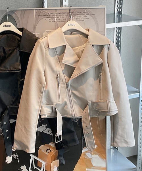 chuu(チュー)の「CHUU クロップライダースジャケット(ライダースジャケット・レディース・ブラック/クリーム・FREE)」の2枚目の写真