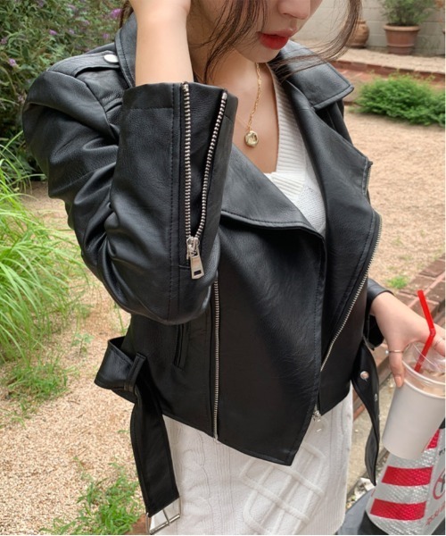 chuu(チュー)の「CHUU クロップライダースジャケット(ライダースジャケット・レディース・ブラック/クリーム・FREE)」の3枚目の写真