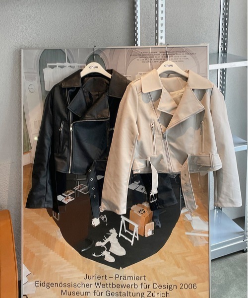 chuu(チュー)の「CHUU クロップライダースジャケット(ライダースジャケット・レディース・ブラック/クリーム・FREE)」の5枚目の写真