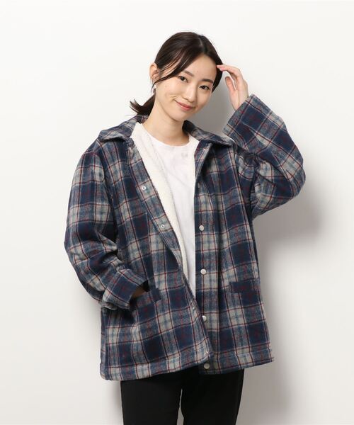 SPINNS（スピンズ）の「【ゆったりシルエット】チェック柄シャツジャケット（その他アウター・レディース・ネイビー/ベージュ/ブラウン・ONESIZE）」の5枚目の写真