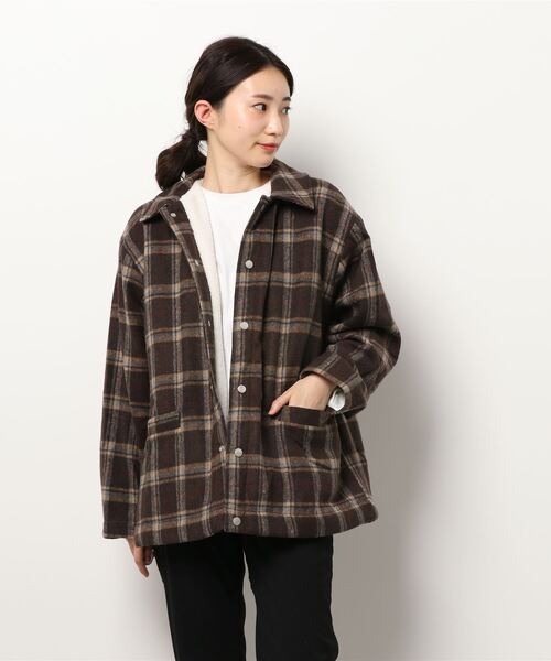 SPINNS（スピンズ）の「【ゆったりシルエット】チェック柄シャツジャケット（その他アウター・レディース・ネイビー/ベージュ/ブラウン・ONESIZE）」の9枚目の写真