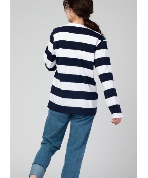 Design Tshirts Store graniph（デザイン　ティーシャツ　ストア　グラニフ）の「スタンド(エリック カール)｜コラボボーダー長袖Tシャツ（Tシャツ/カットソー・メンズ・ネイビー・X-SMALL/SMALL/MEDIUM/LARGE/X-LARGE）」の9枚目の写真