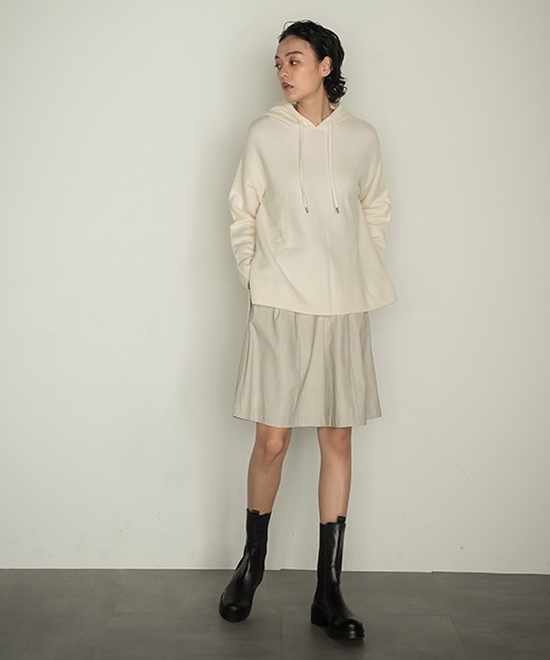 socolla（ソコラ）の「【socolla】フェイクレザーハーフパンツ（その他パンツ・レディース・ブラック/オフホワイト・S/M）」の4枚目の写真