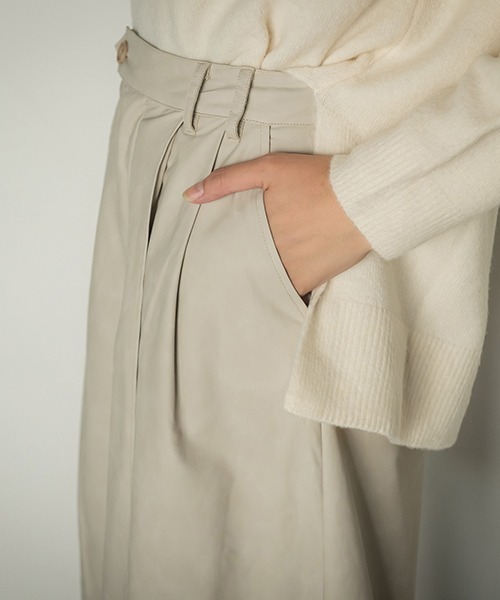 socolla（ソコラ）の「【socolla】フェイクレザーハーフパンツ（その他パンツ・レディース・ブラック/オフホワイト・S/M）」の11枚目の写真