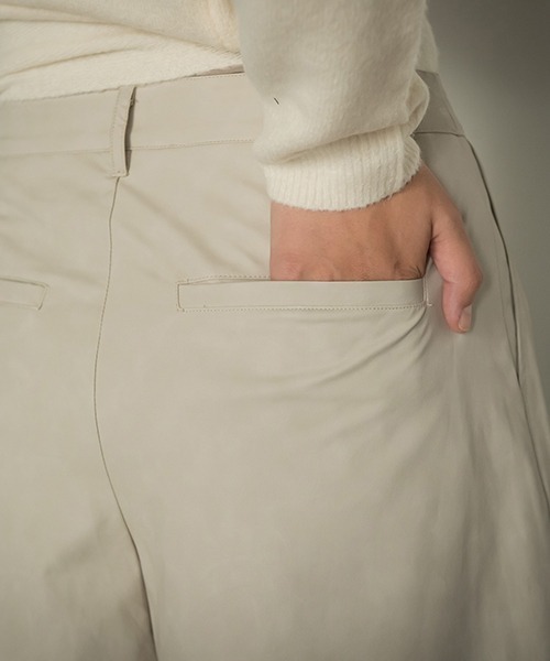 socolla（ソコラ）の「【socolla】フェイクレザーハーフパンツ（その他パンツ・レディース・ブラック/オフホワイト・S/M）」の13枚目の写真