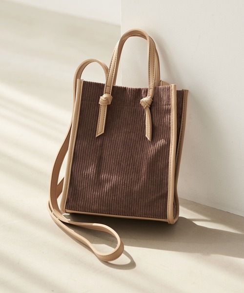 earth music&ecology(アースミュージックアンドエコロジー)の「コーデュロイショルダーバッグ*(ショルダーバッグ・レディース・ブラウン/グリーン/ライトベージュ・FREE)」の1枚目の写真