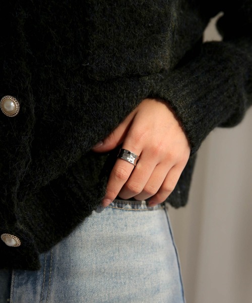 UNE MANSION（ユヌマンション）の「デイリーボールドリング（リング・レディース・シルバー/ゴールド・ONE SIZE）」の5枚目の写真