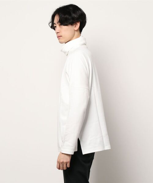 AZUL by moussy(アズールバイマウジー)の「TURTLENECK LONG TEE/タートルネックロングT(Tシャツ/カットソー・メンズ・ブラック/オフホワイト・MEDIUM/LARGE)」の3枚目の写真
