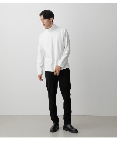 AZUL by moussy(アズールバイマウジー)の「TURTLENECK LONG TEE/タートルネックロングT(Tシャツ/カットソー・メンズ・ブラック/オフホワイト・MEDIUM/LARGE)」の8枚目の写真