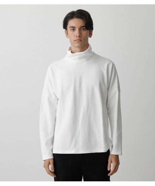 AZUL by moussy(アズールバイマウジー)の「TURTLENECK LONG TEE/タートルネックロングT(Tシャツ/カットソー・メンズ・ブラック/オフホワイト・MEDIUM/LARGE)」の9枚目の写真
