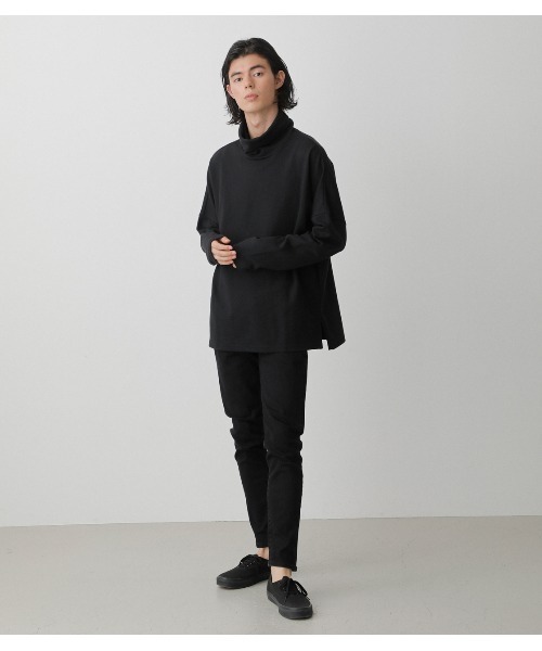 AZUL by moussy(アズールバイマウジー)の「TURTLENECK LONG TEE/タートルネックロングT(Tシャツ/カットソー・メンズ・ブラック/オフホワイト・MEDIUM/LARGE)」の18枚目の写真