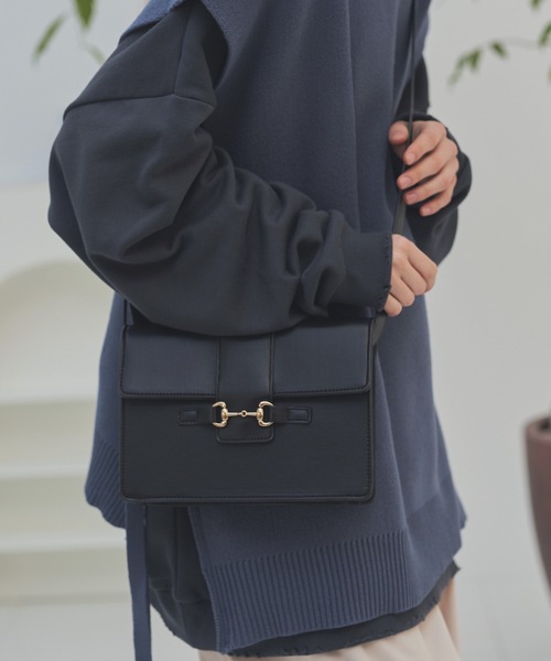 shiki tokyo(シキトウキョウ)の「Bit Chain Square Shoulder Bag / ビットチェーンスクエアショルダーバッグ(ショルダーバッグ・メンズ・ブラック・FREE)」の3枚目の写真
