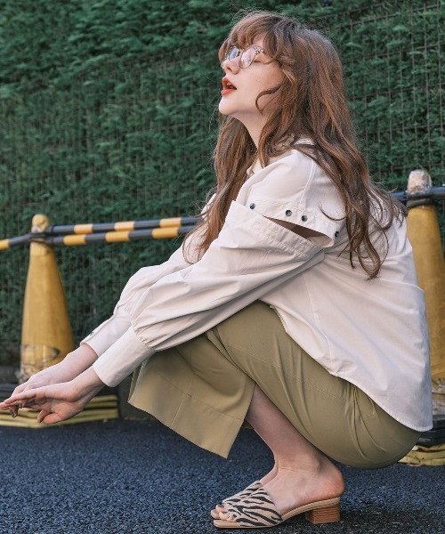 REDYAZEL（レディアゼル）の「ボタン付きドロップシャツ（シャツ/ブラウス・レディース・オフホワイト/サックスブルー/イエロー・FREE）」の13枚目の写真