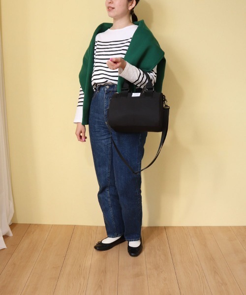 COLDE （コルデ）の「ナイロンミニボストン（ボストンバッグ・レディース・ブラック/グレイッシュベージュ・FREE）」の4枚目の写真